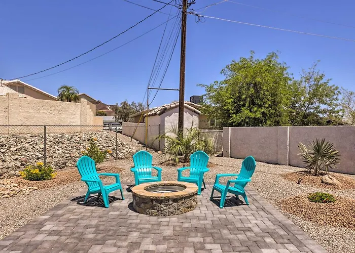 Putting Green, Pool Access: Havasu Home! Holiday home Lake Havasu City
