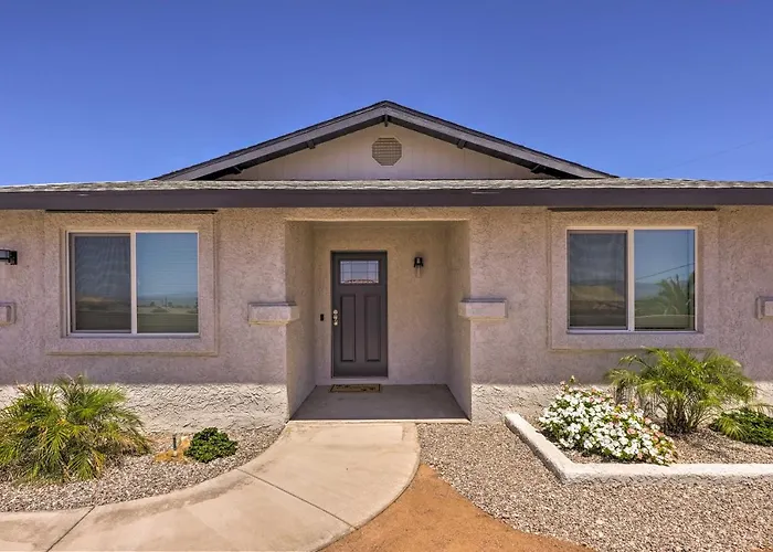 Putting Green, Pool Access: Havasu Home! * Lake Havasu City