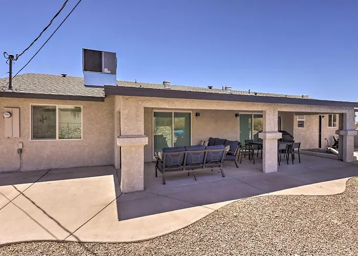 Holiday home Putting Green, Pool Access: Havasu Home!