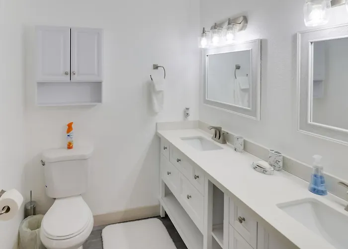 Putting Green, Pool Access: Havasu Home! Lake Havasu City