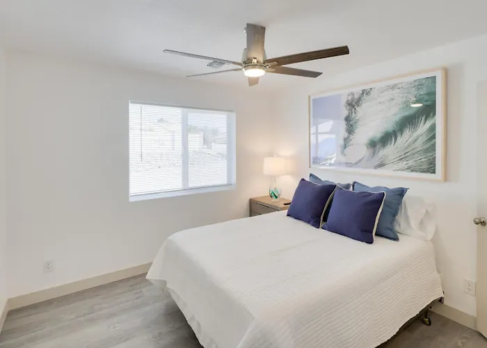 Putting Green, Pool Access: Havasu Home! * Lake Havasu City