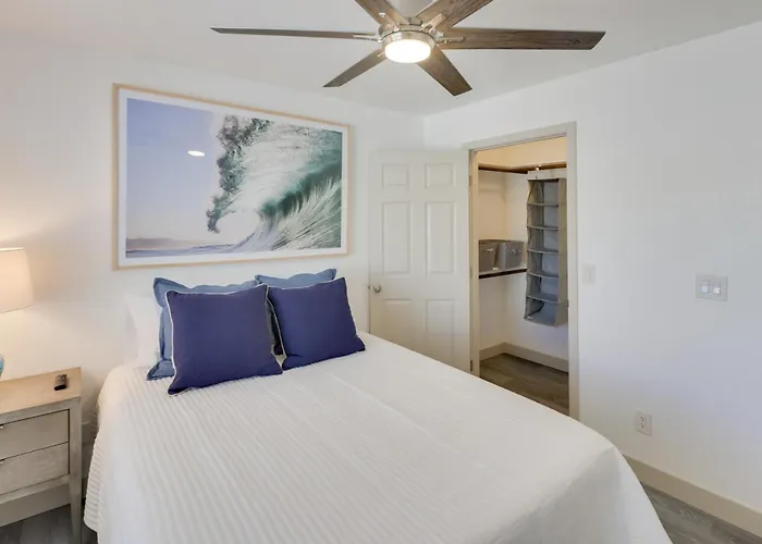Putting Green, Pool Access: Havasu Home! Holiday home *
